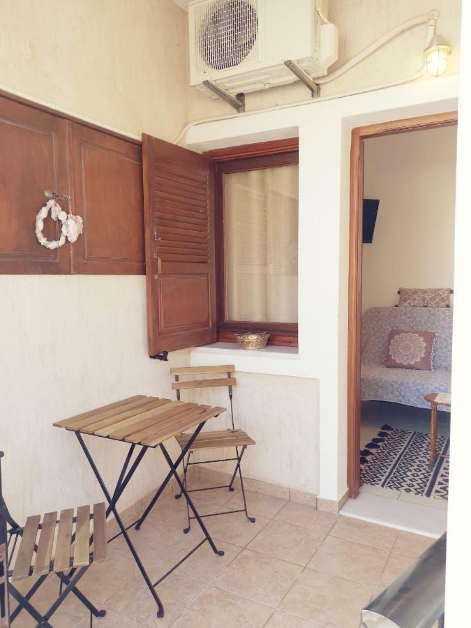 Villa Perissa Thira Exterior photo